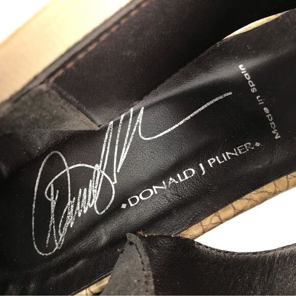 Donald J. Pliner Tan Crisscross Elastic Faux Crocodile Open Toe Heels - Picture 15 of 16